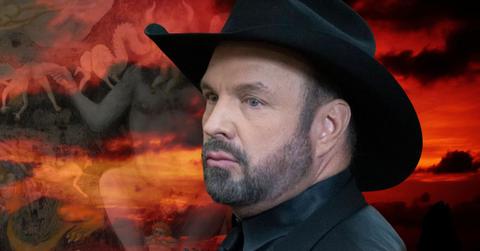 Photo of Garth Brooks