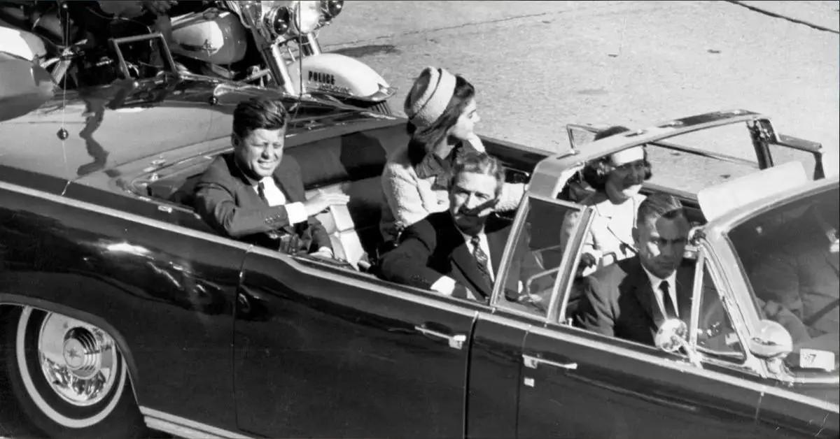 kennedy motorcade in dallas.