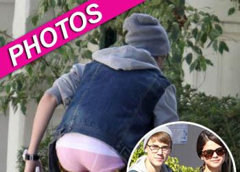 //justin bieber selena gomez ihop underwear flynet splash