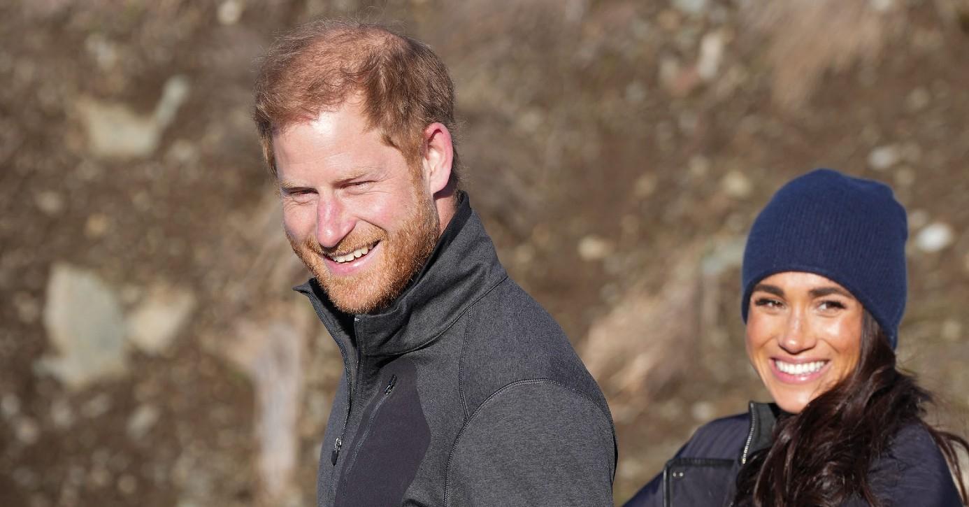 self exiled prince harry sad battle return royal family tail between legs