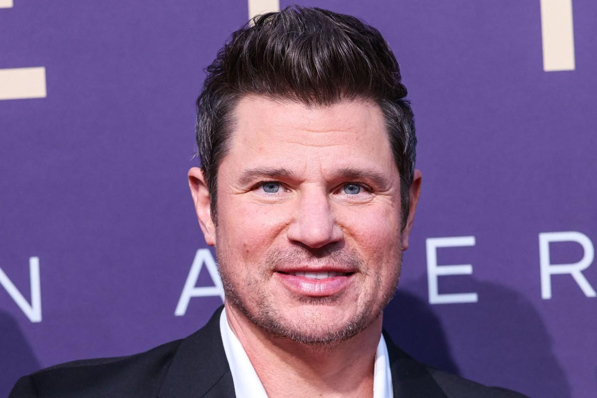 Insiders warned Lachey risks a backlash from Simpson if he continues discussing her publicly.