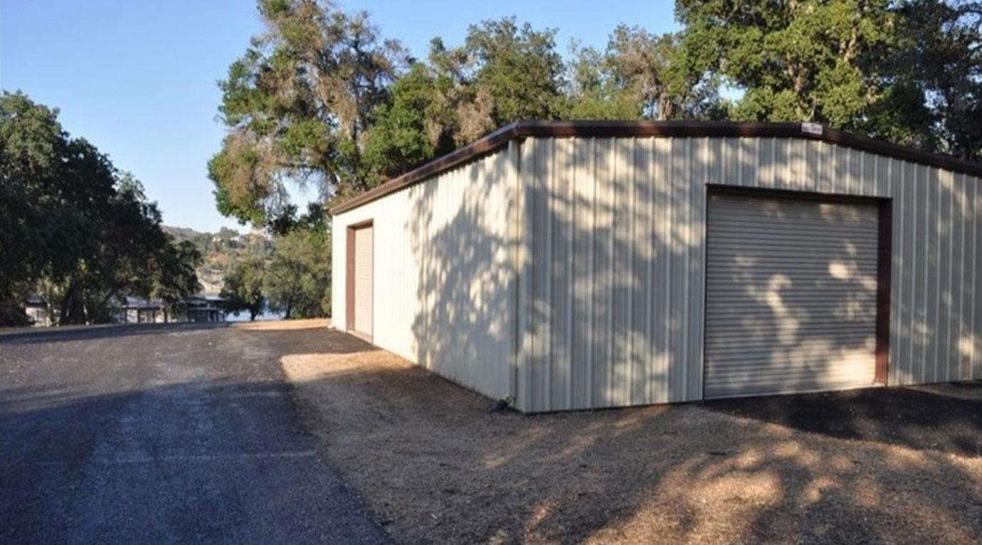 Jeopardy Host Alex Trebek Sells Lake House