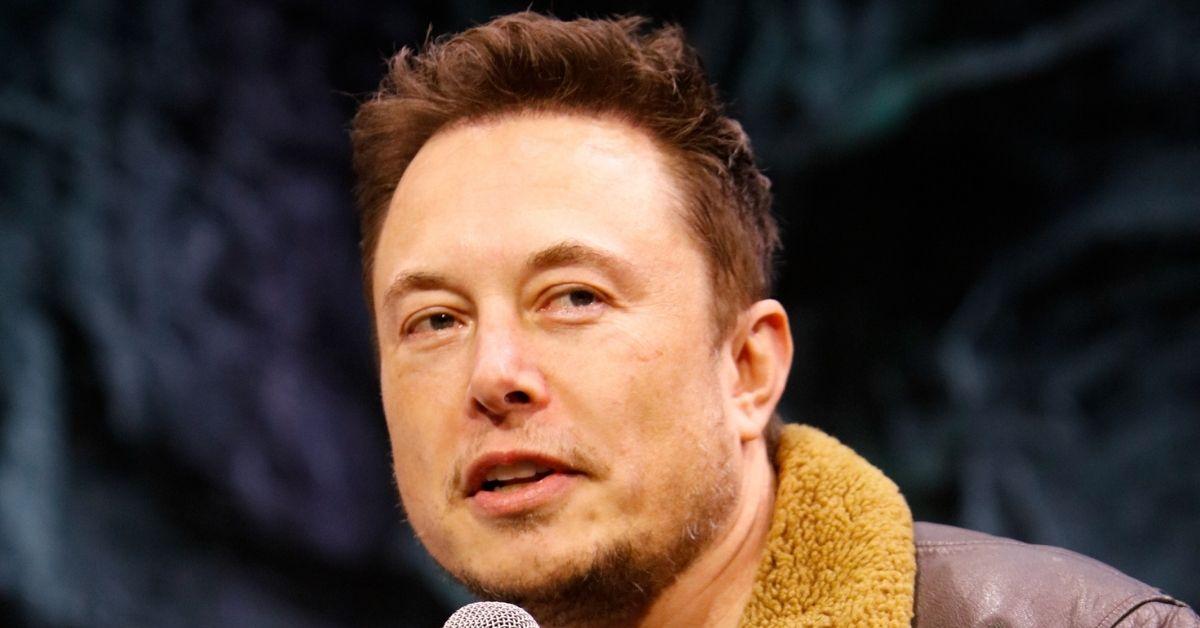 Elon Musk and Stephen King's War of Words Escalates to Twitter HQ Invite