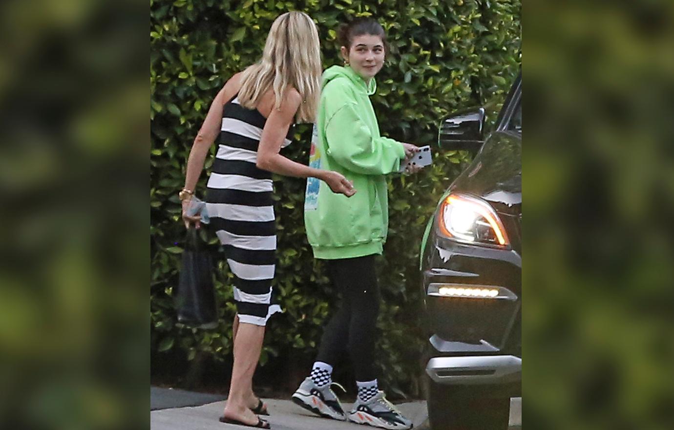 Lori Loughlin Daughter Isabella Friends College Scandal