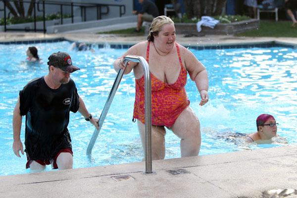 Mama June & Family Hotel Pool