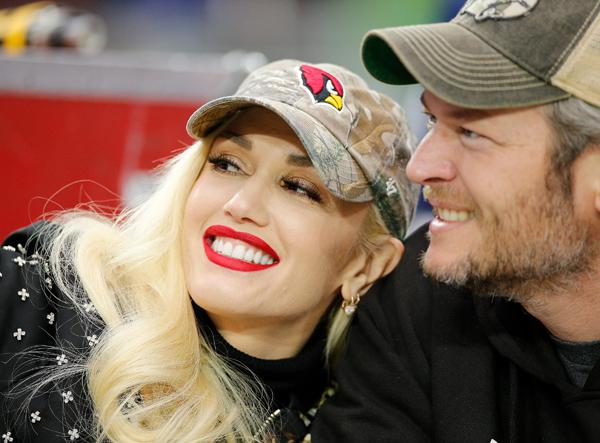 Gwen Stefani and Blake Shelton Head to a Cardinals Game Together: Photos