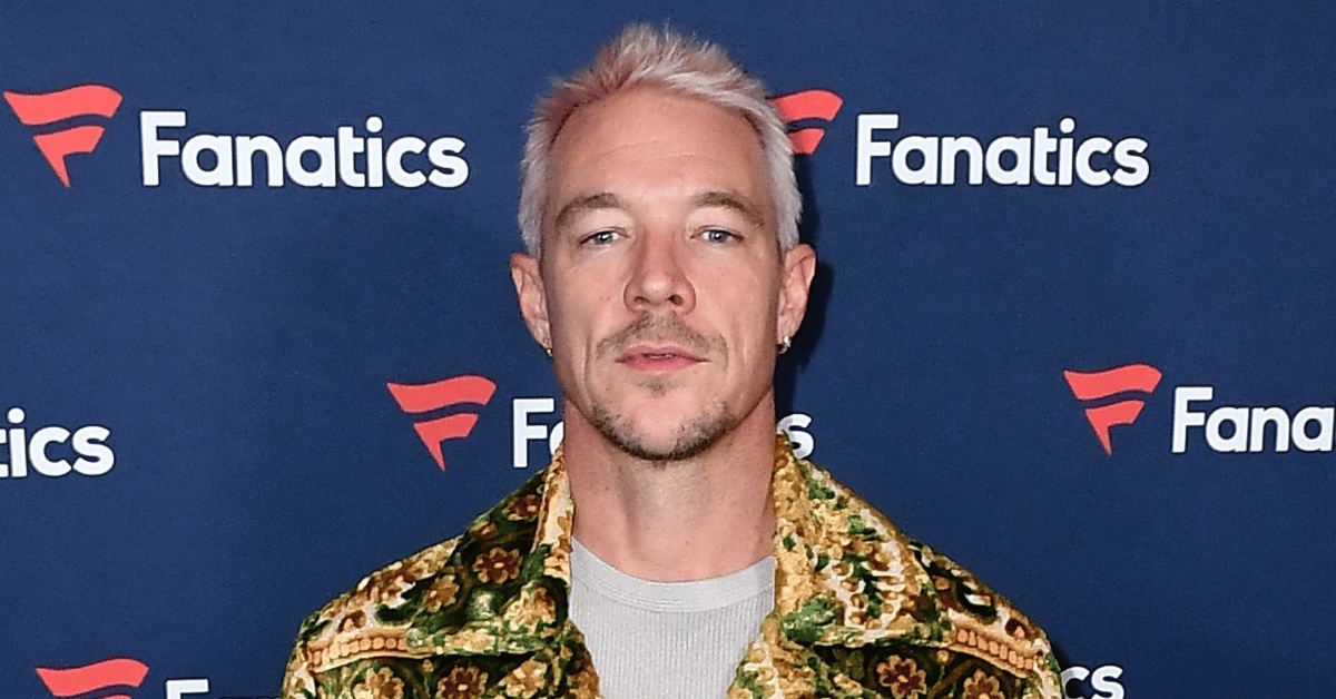 diplo casually admits to tripping on acid at super bowl bash