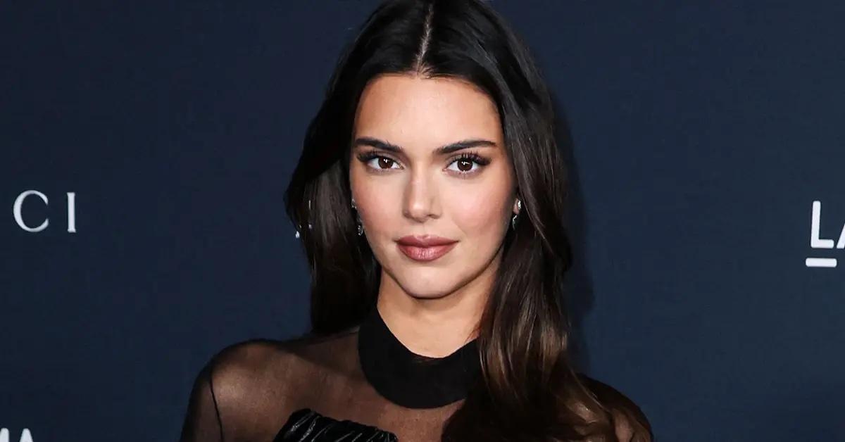 Kendall Jenner Takes Atlantis The Royal Hotel With Gilded Lips – WWD