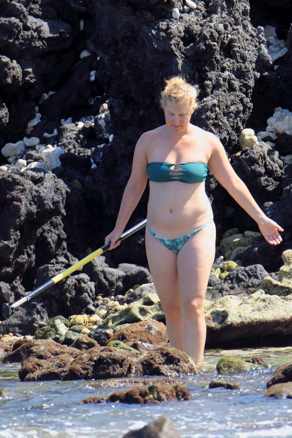 Amy Schumer At The Beach In A Bikini