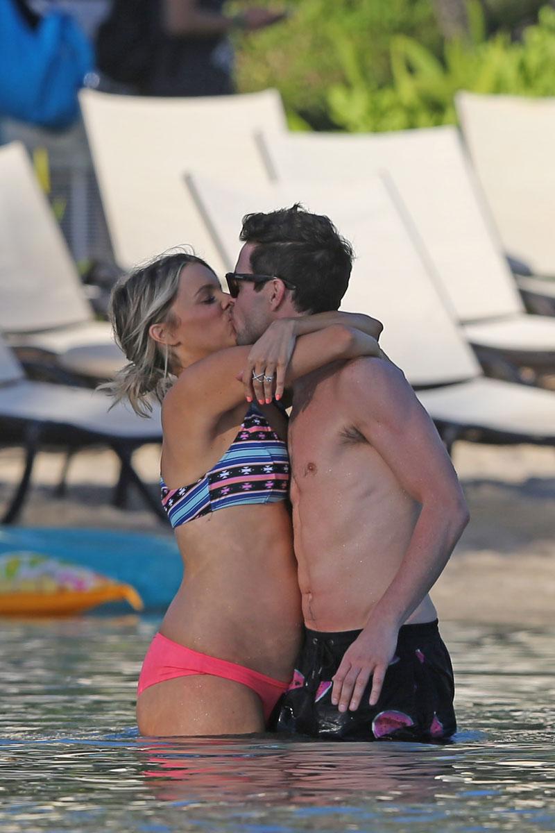 Ali Fedotowsky Pregnant Bikini Photos With Husband Kevin Manno