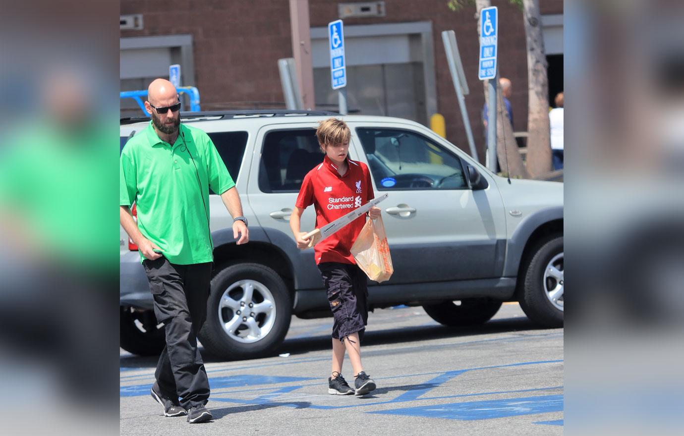 Shiloh Pitt Spotted During Parents Angelina And Brad Divorce