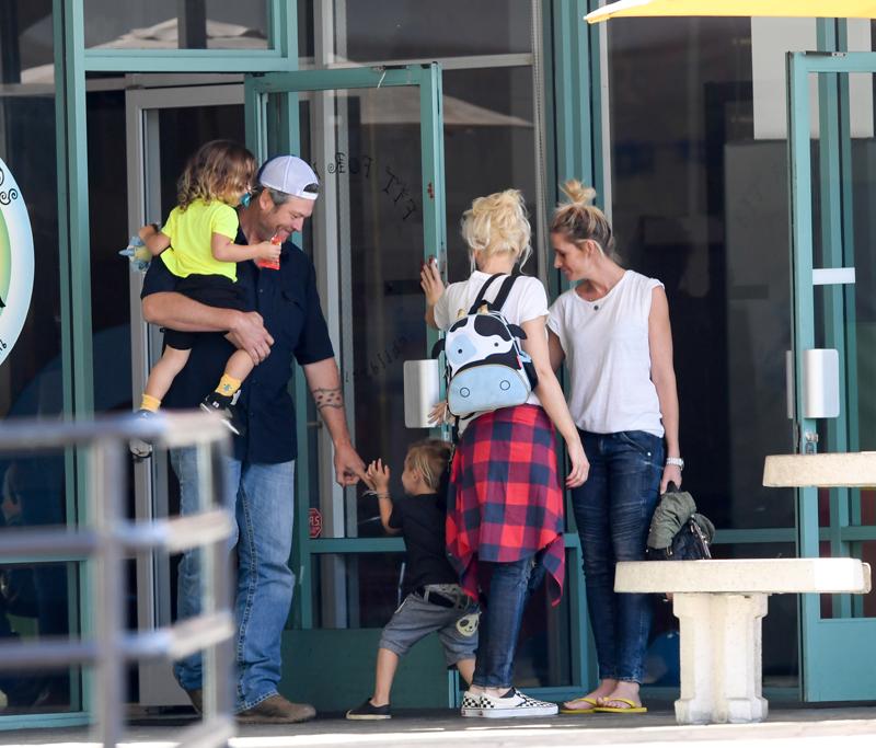 Gwen Stefani Blake Shelton Son Kid Apollo