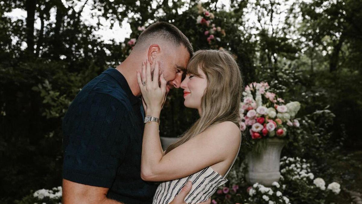 Photo of Taylor Swift and Travis Kelce