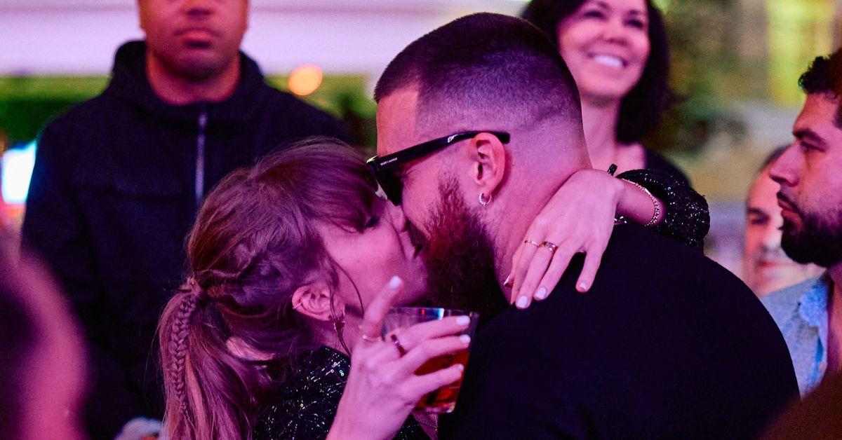 picture of Taylor Swift and Travis Kelce