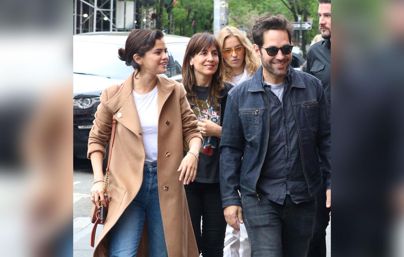 Selena Gomez Goes On Lunch Date With Justin Theroux