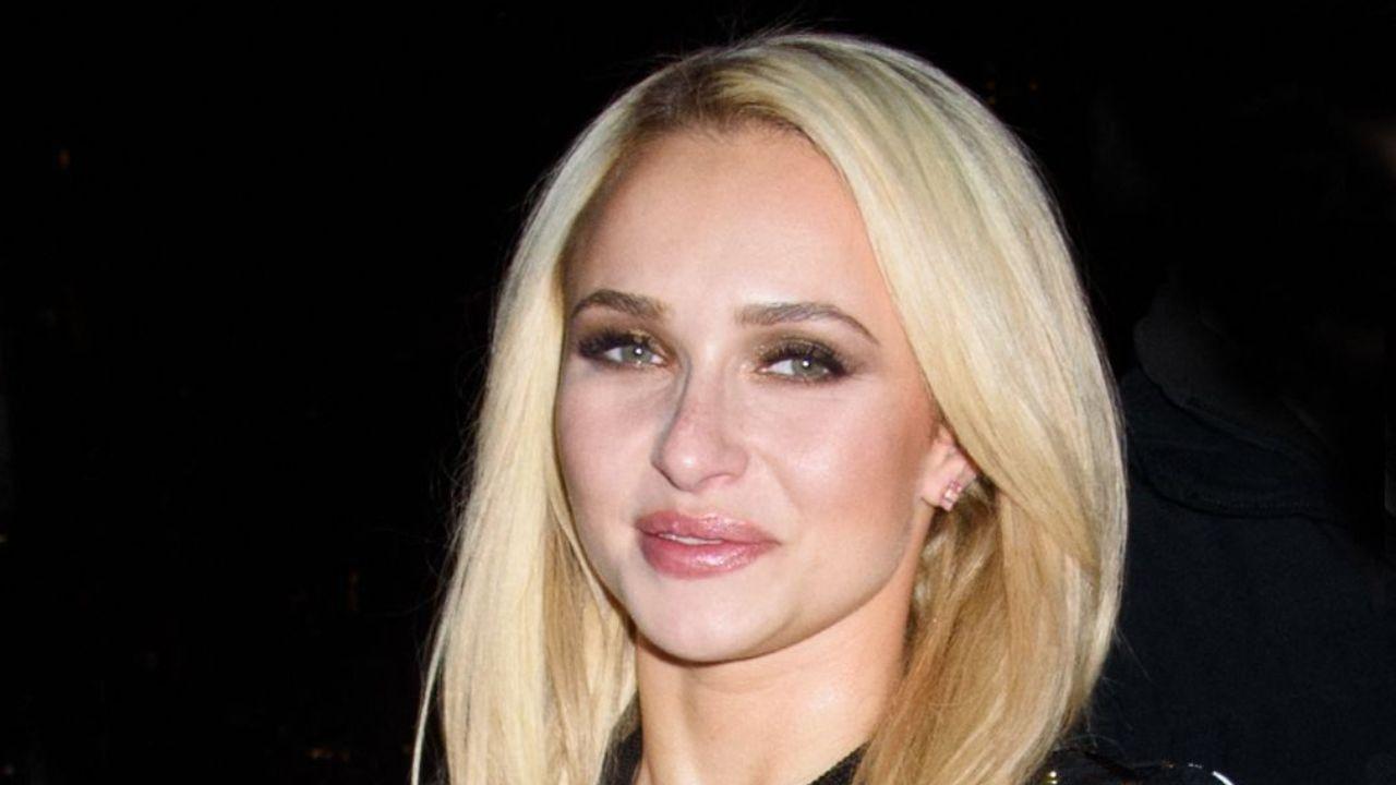 Federal agents search Hayden Panettiere's home with a warrant following the actress's death.