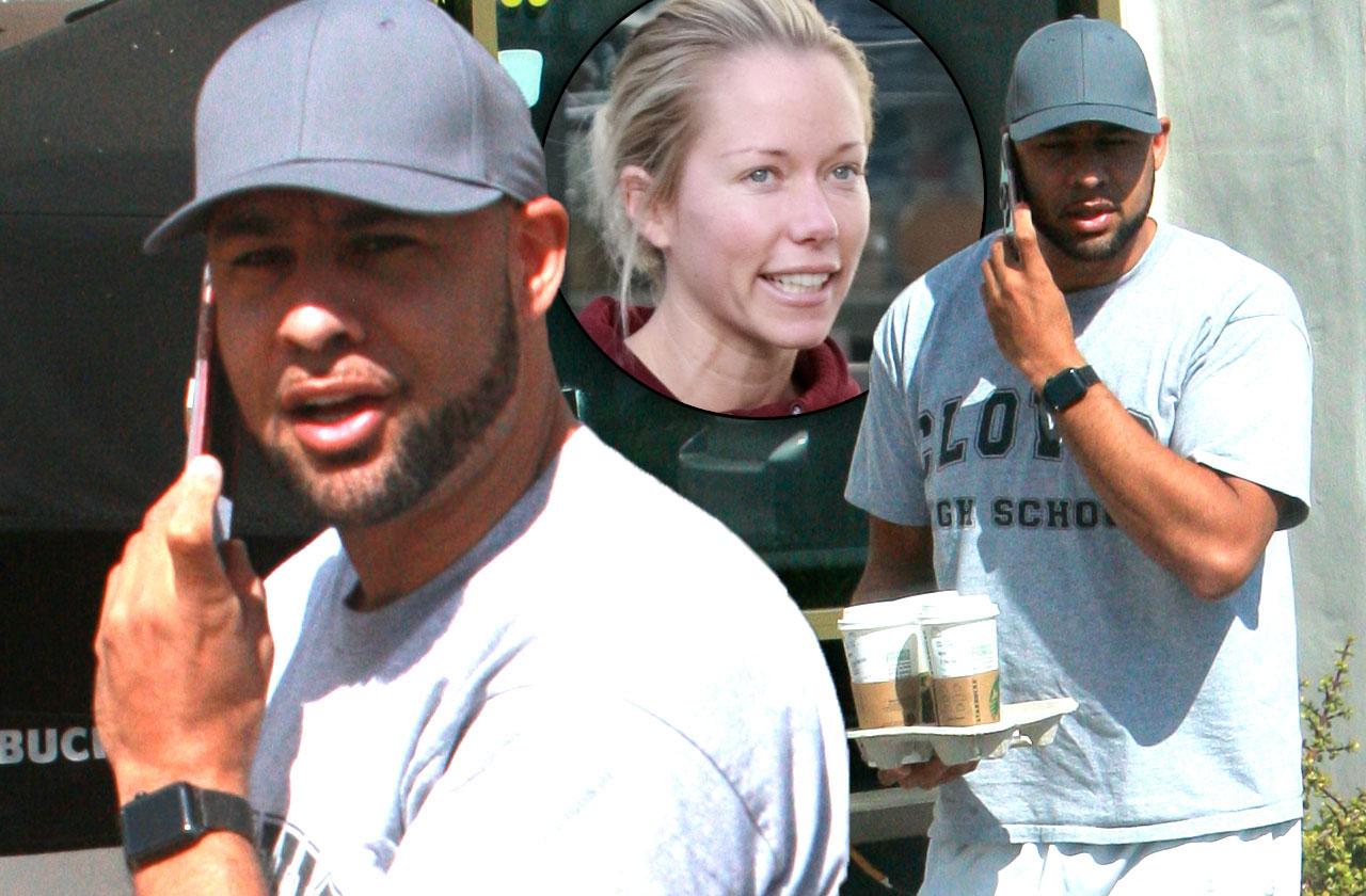 //Kendra Wilkinson Hank Baskett Still Living Together Divorce Starbucks  pp