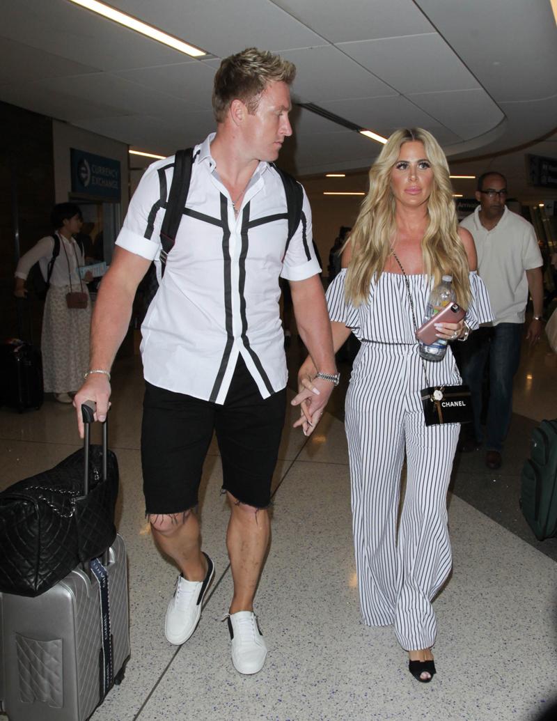 kroy biermann leaves kim zolciak nyc marital issues