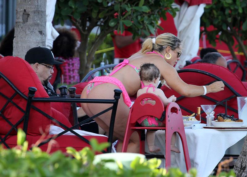 //coco austin bathing suit boobs butt daughter