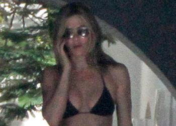 //p_aniston_b_gr__ _