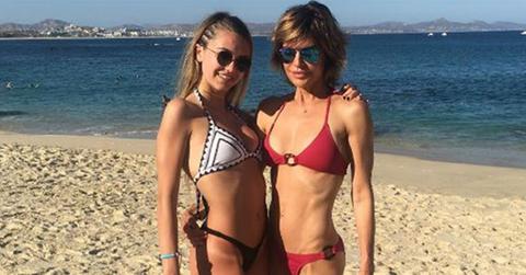 //lisa rinna daughter bikini twins PP