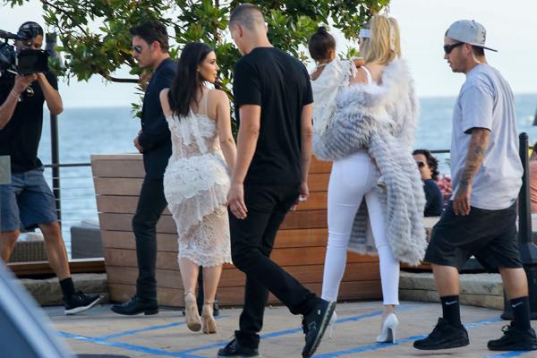 //kim kardashian nude body white lace dress