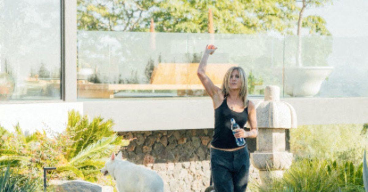 jennifer aniston stalker scare m mansion gunpoint