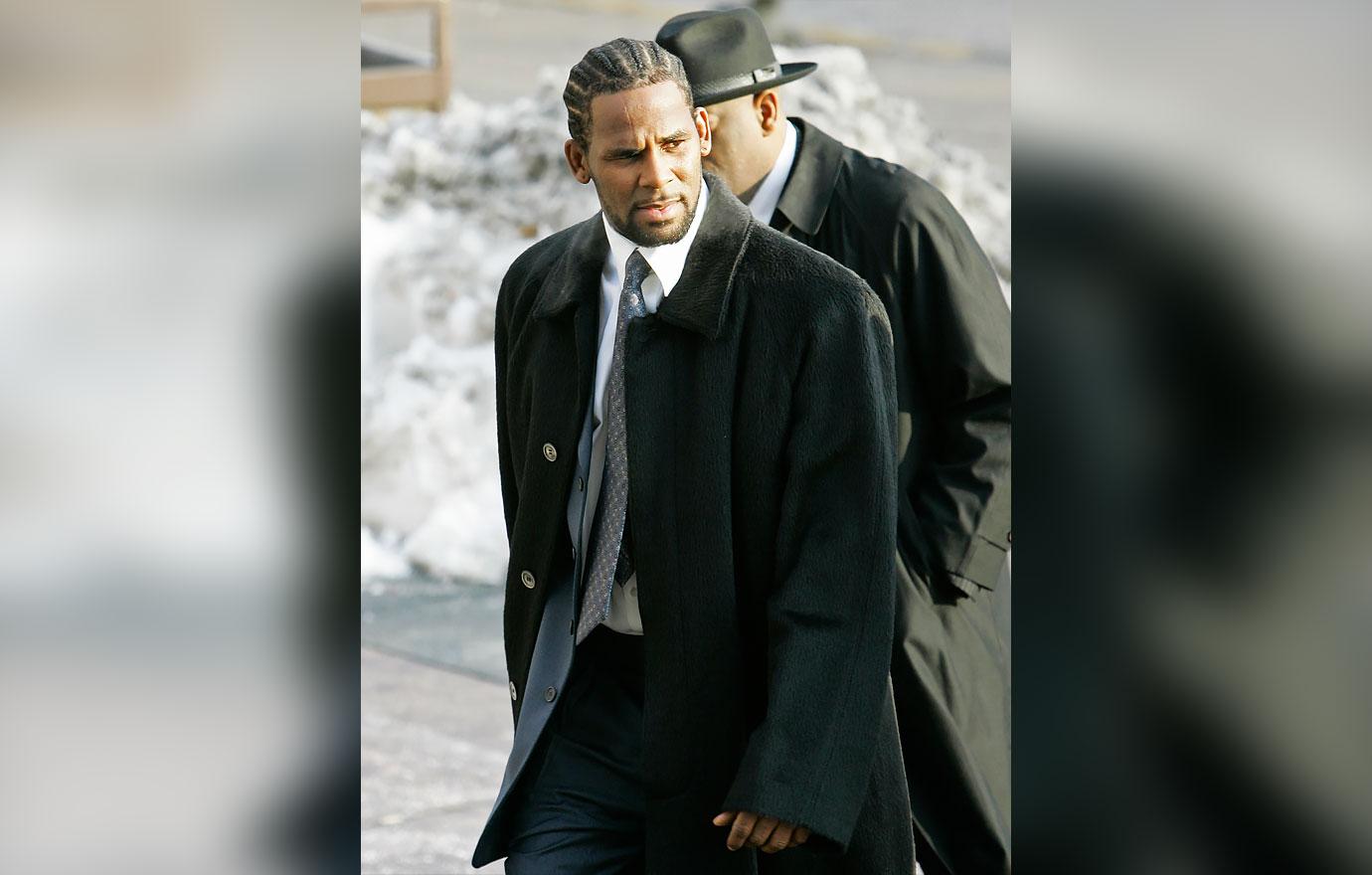 r kelly rkelly accused of forcing woman to eat feces punishment breaking his rules sex trafficking trial r