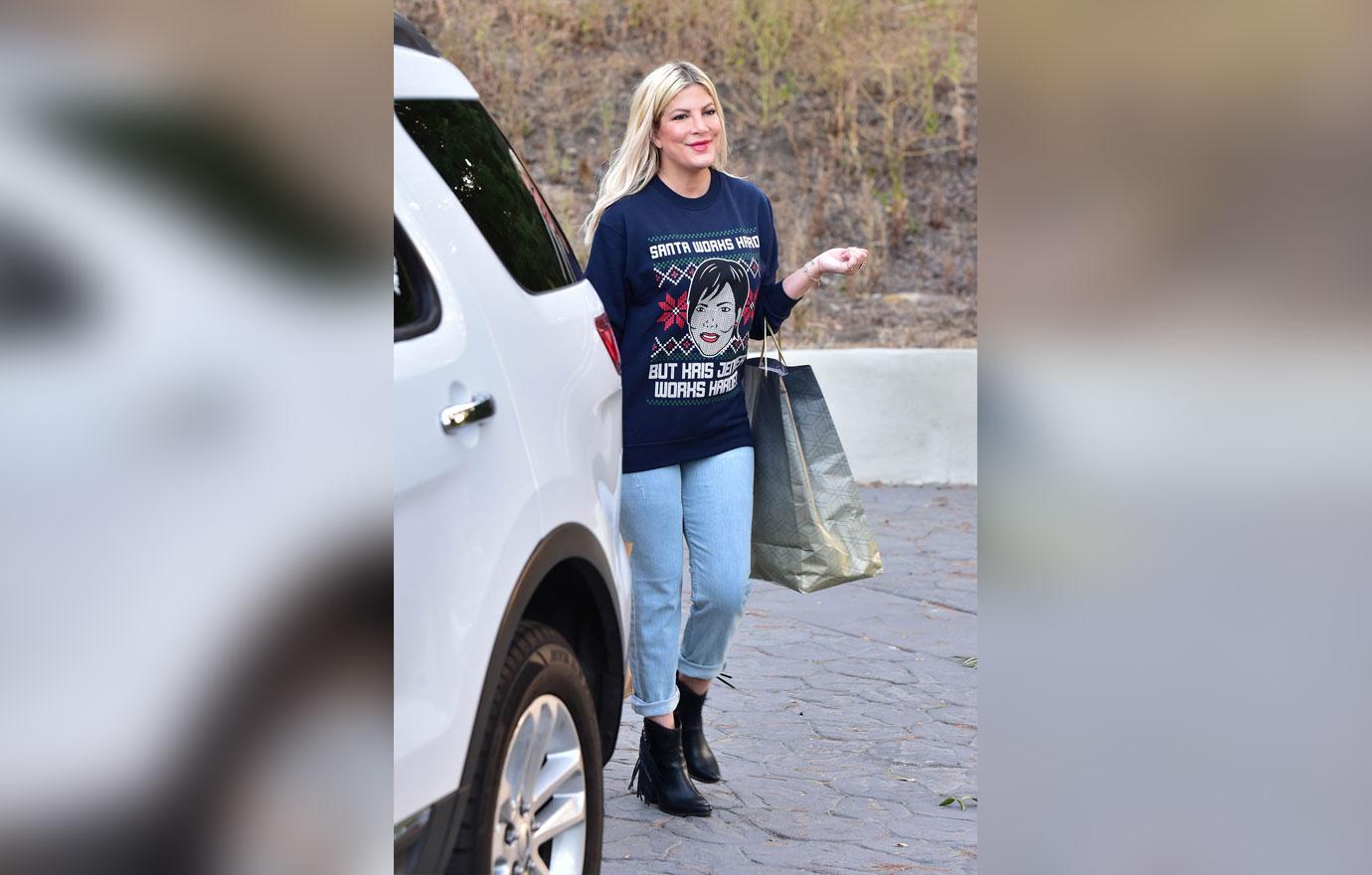 Tori Spelling Shops In Kris Jenner Xmas Sweater Amid Money Woe