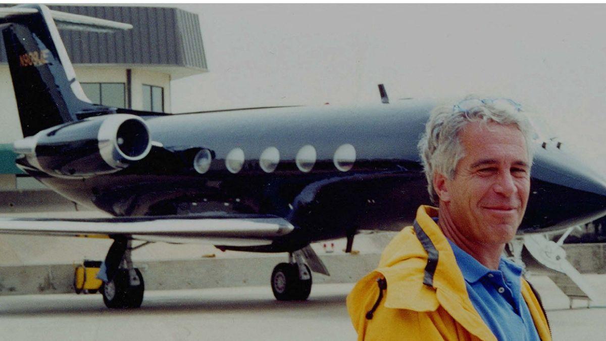 Photo of Jeffrey Epstein and its 'Lolita' express