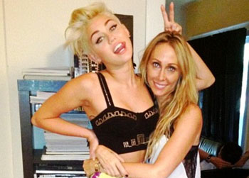 //miley cyrus mom twitter
