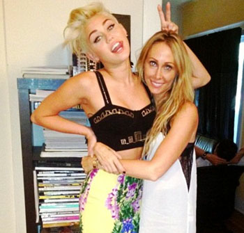 //miley cyrus mom twitter