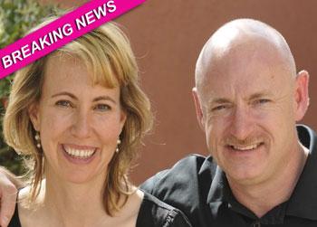 //gabby_giffords_ _landov