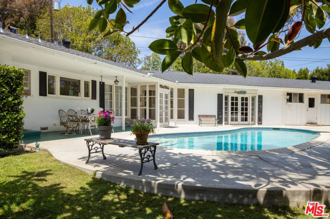 Priscilla Presley Sells LA Home To Save Lisa Marie