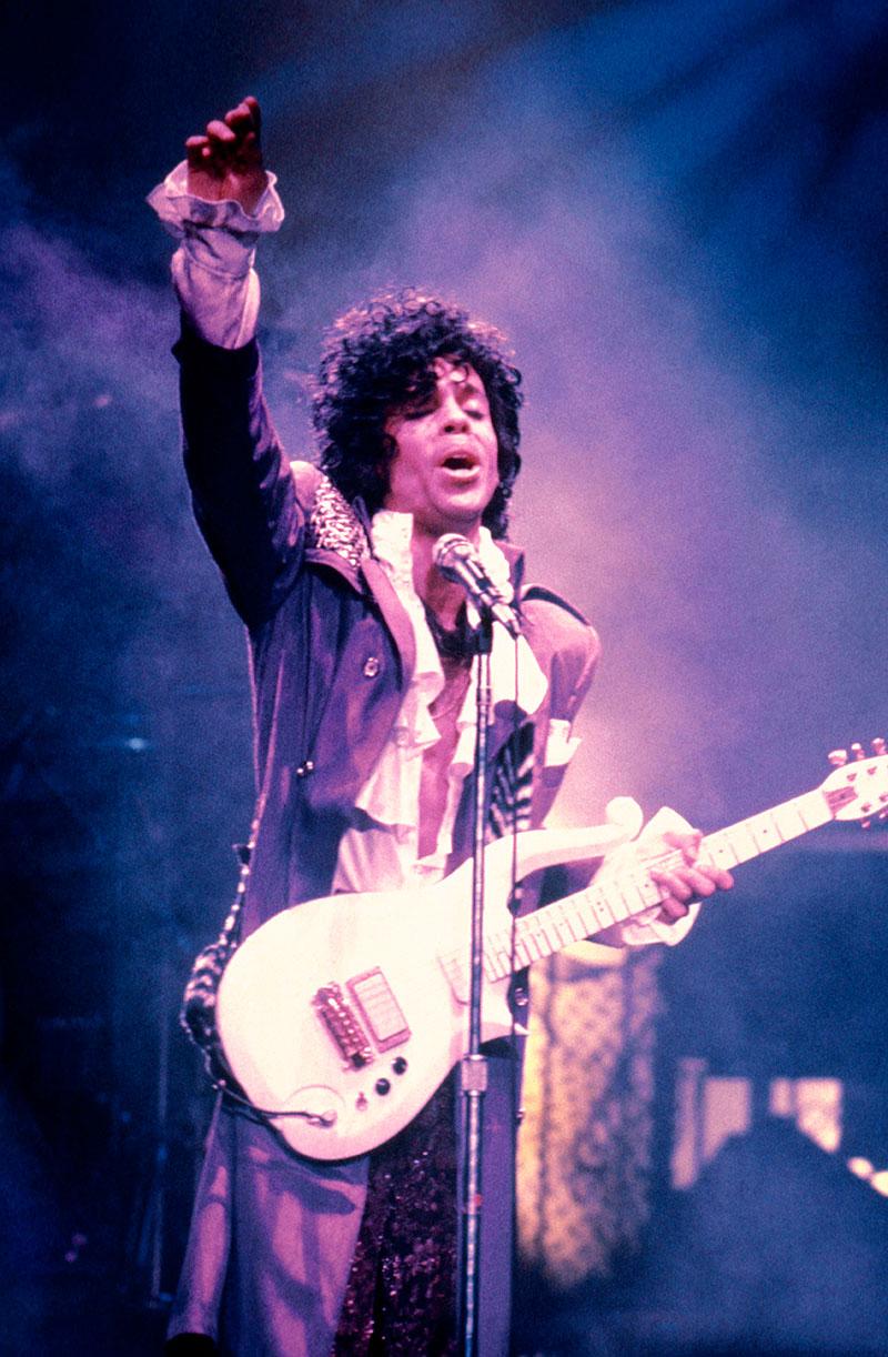 //prince dead purple rain singer photos