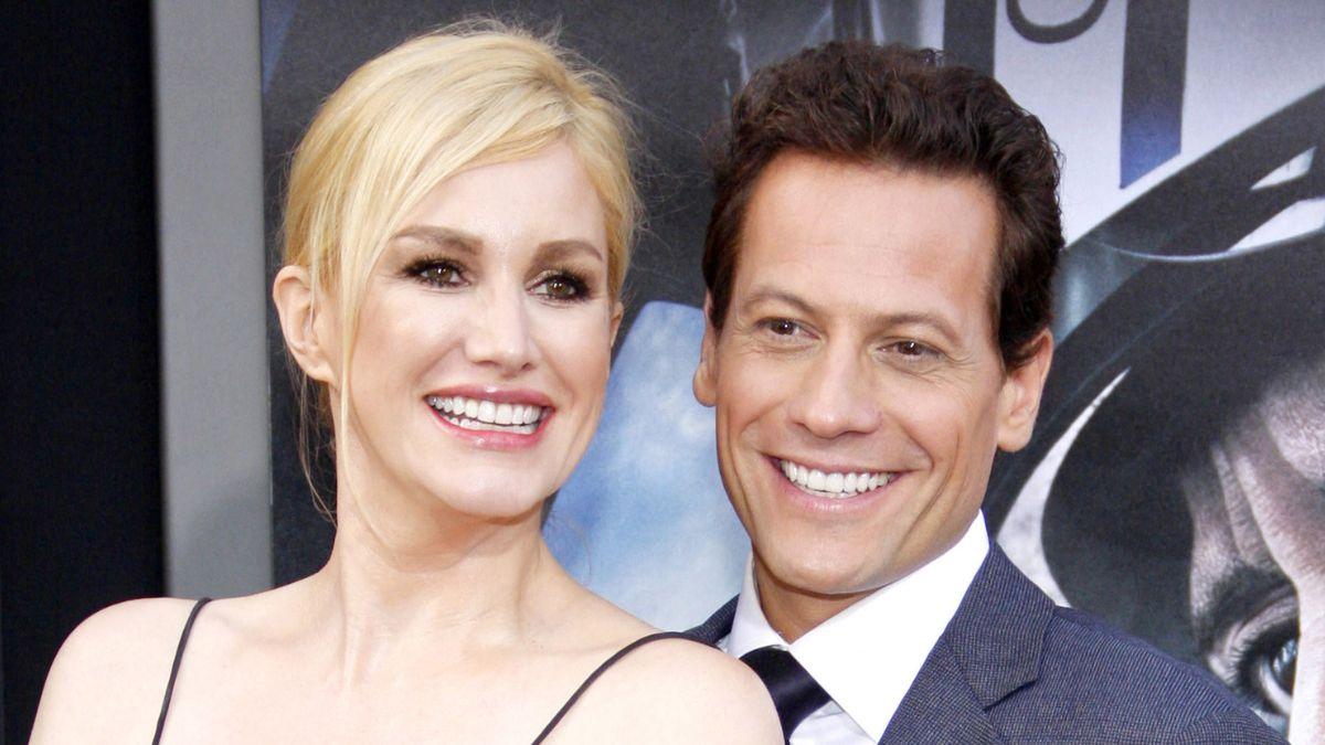 picture of Alice Evans and Ioan Gruffudd