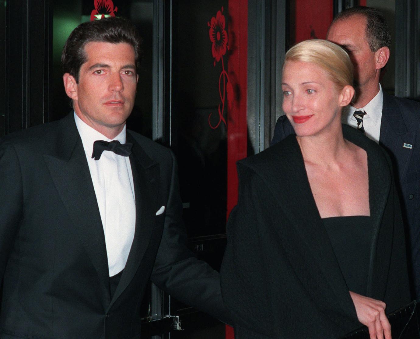 John F. Kennedy Jr., Carolyn Bessette Kennedy John F. Kennedy, Jr. and his wife, Carolyn Bessette Kennedy, arrive at the Minskoff Theatre Monday night.