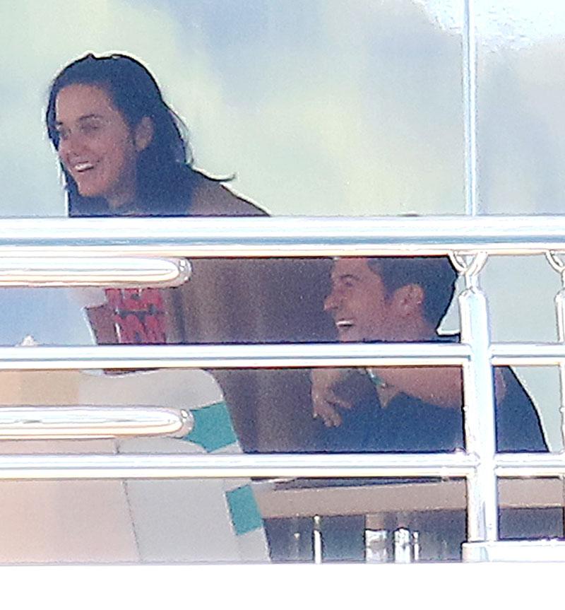 //Katy Perry Orlando Bloom Cheating Kissing Yacht