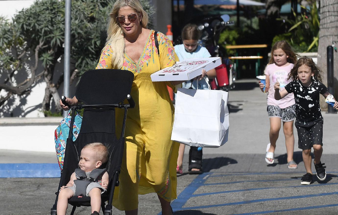 Tori Spelling Takes Kids For Pizza And Ice Cream In Malibu