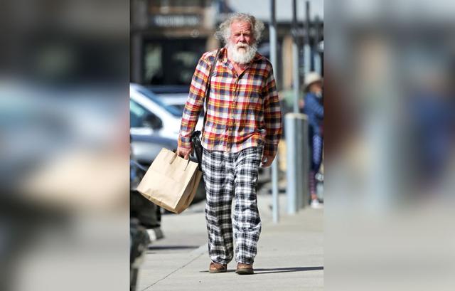 Aging Nick Nolte Caught Shopping In Bizarre Outfit – See Photos