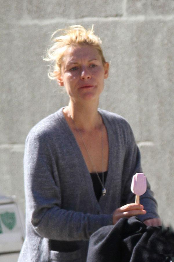 Claire Danes A Bare Face Beauty Stepping Out In Nyc Photos Of