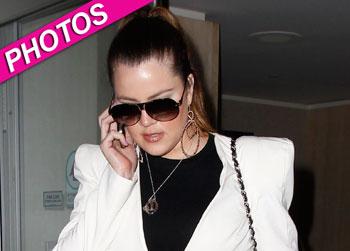 //khloe kardashian lands lax splash