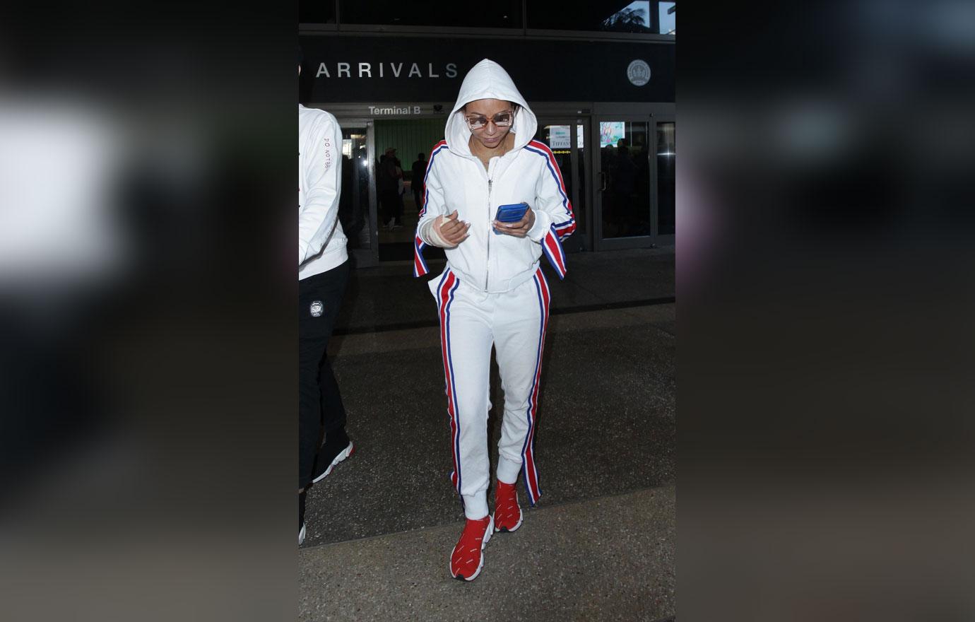 Mel B Arrives At LAX Hand In Bandage