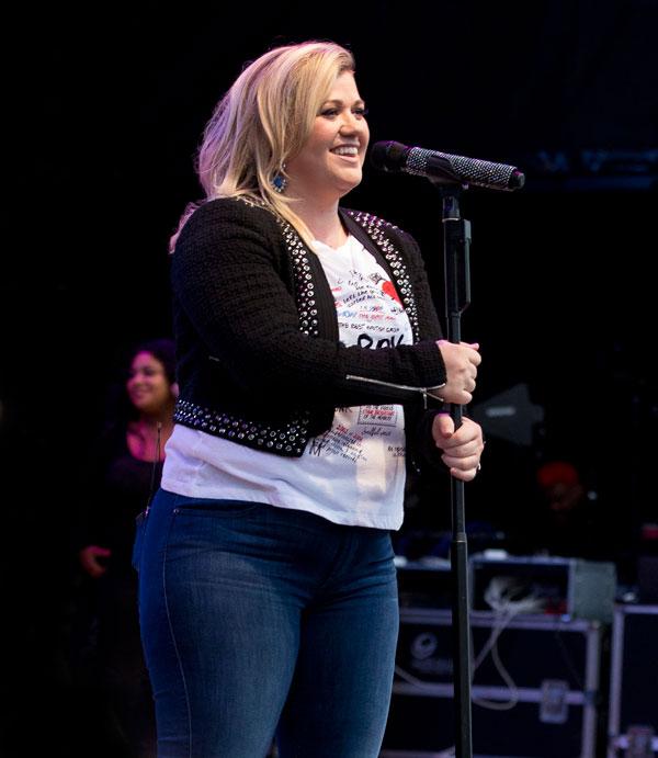 Kelly Clarkson Health In Danger From Weight