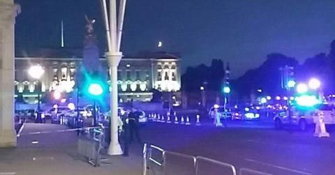 Police Officers Attacked Outside London’ Buckingham Palace