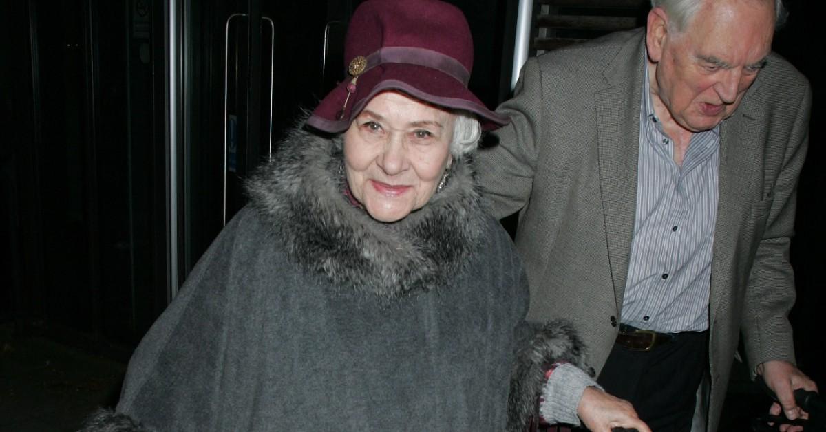 oscar nominated dame joan plowright has died aged  after rollercoaster life that saw her marry laurence olivier