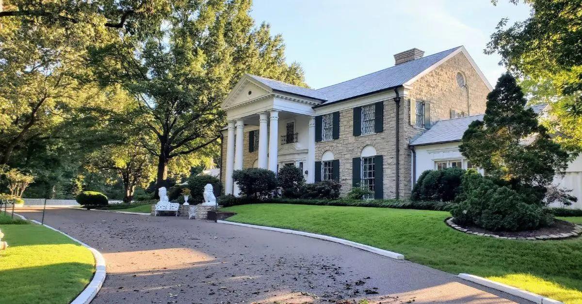 plot steal elvis presley graceland takes twist tennessee ag feds