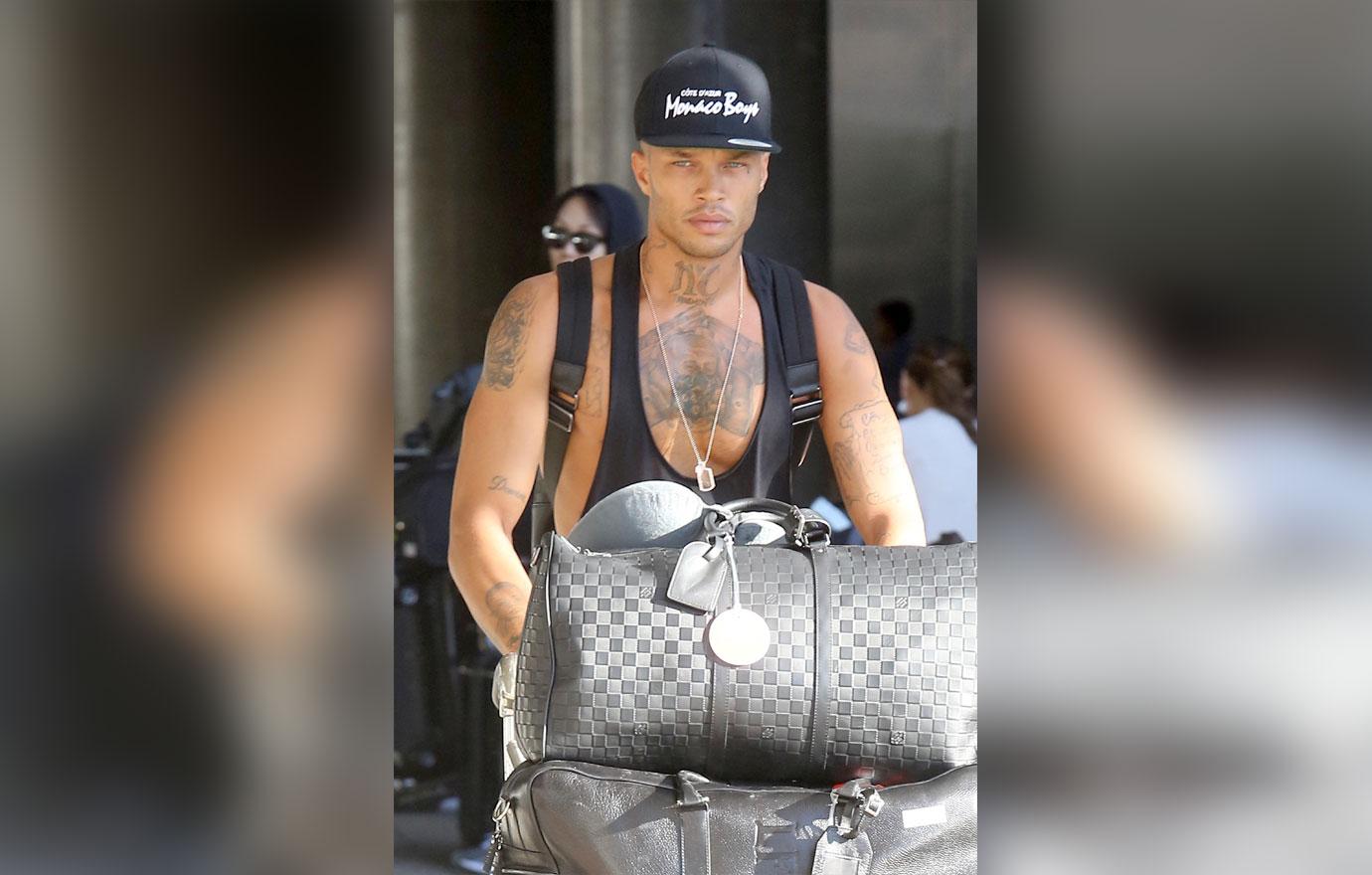 Hot Felon Jeremy Meeks Back In LA After Kissing Heiress Pics