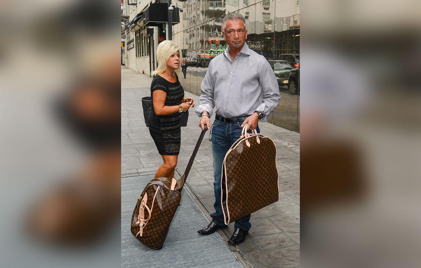 Larry Caputo Looks Worse For Wear After Divorce From 'Long Island Medium' Finalized