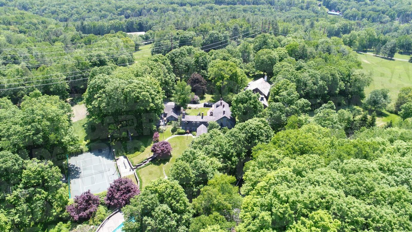 Bill Cosby Camille Cosby Escape Massachusetts Mansion